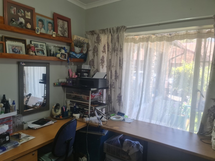 3 Bedroom Property for Sale in Geelhoutpark North West